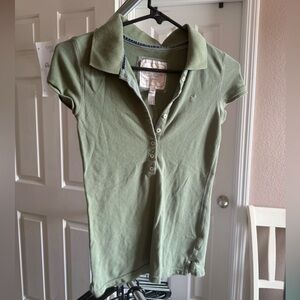 Great condition! American Eagle Women’s Polo Shirt. Size Small.